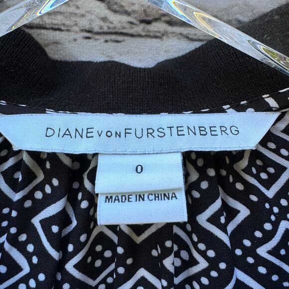 Diane Von Furstenberg Silk Dress Samuella Mini Shirt Printed Ruffle Size 0 - Picture 8 of 8